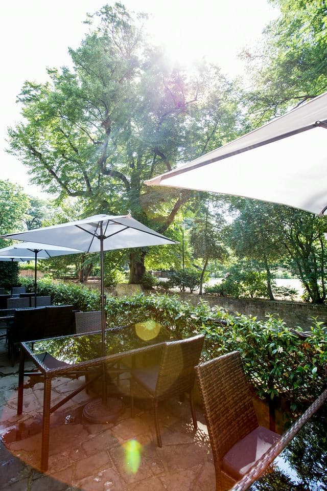 Moat Terrace