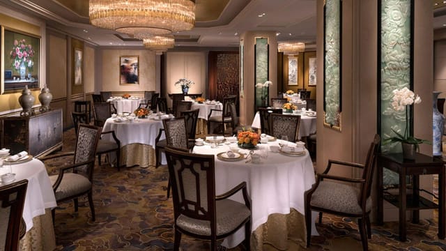 Elegant dining space in Shangri-La Paris, perfect for upscale events and corporate dinners.