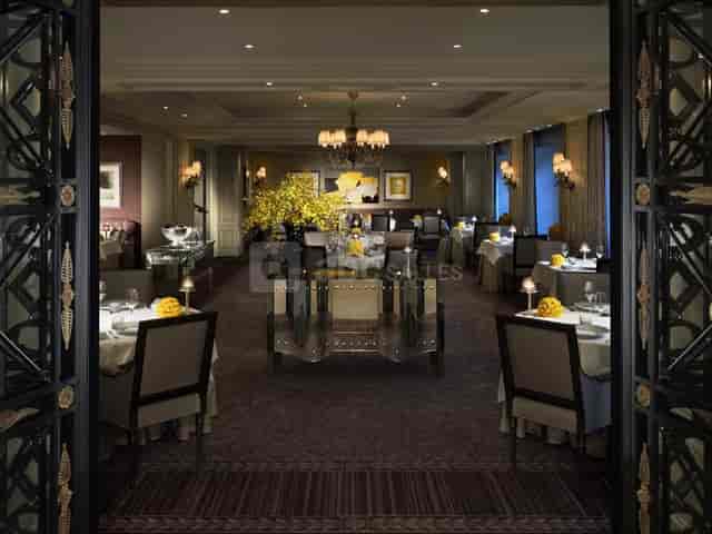 Elegant dining space in Le Salon Marie Bonaparte, ideal for upscale events and meetings.