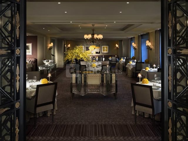 Elegant dining space in Le Salon Marie Bonaparte, ideal for upscale events and meetings.
