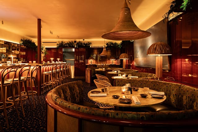 Stylish dining space at Bar des Prés, ideal for private events and networking.