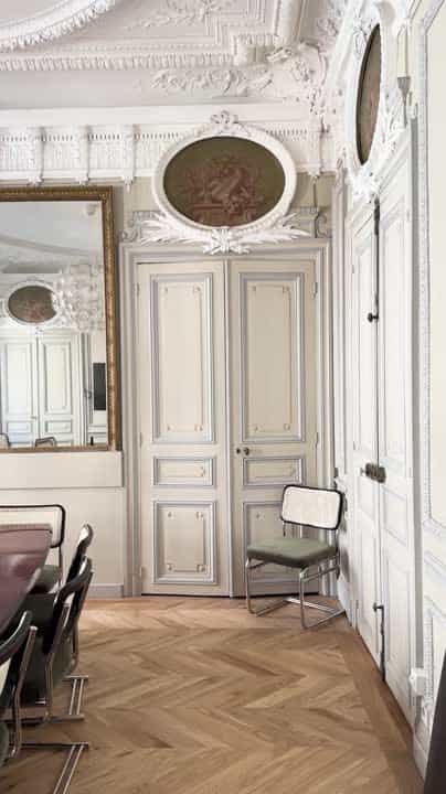 Elegant meeting space in Artefact Paris with double doors, perfect for events and gatherings.