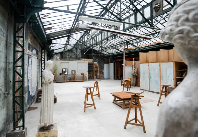 Spacious industrial venue in Artefact Paris, ideal for creative events and art exhibitions.