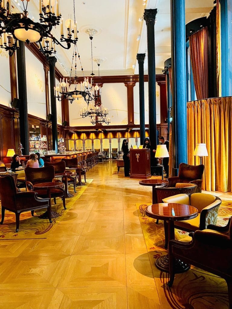 Gutenberg salon at Hôtel Madame Rêve, elegant venue for corporate events and receptions.