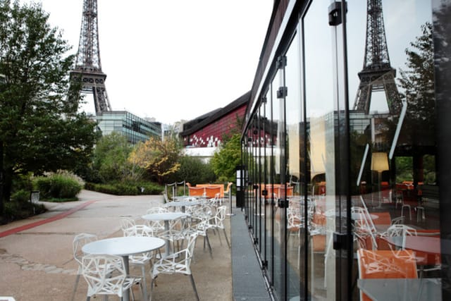 Le Café Jacques outdoor venue with Eiffel Tower, perfect for Paris events and gatherings.