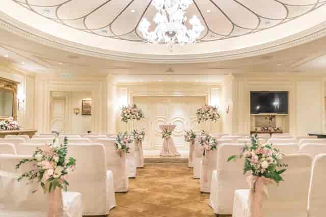 Salisbury Room wedding venue with elegant floral decor and romantic ambiance.