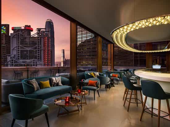 Stylish rooftop bar Popinjays in The Murray, Hong Kong, perfect for cocktail receptions.