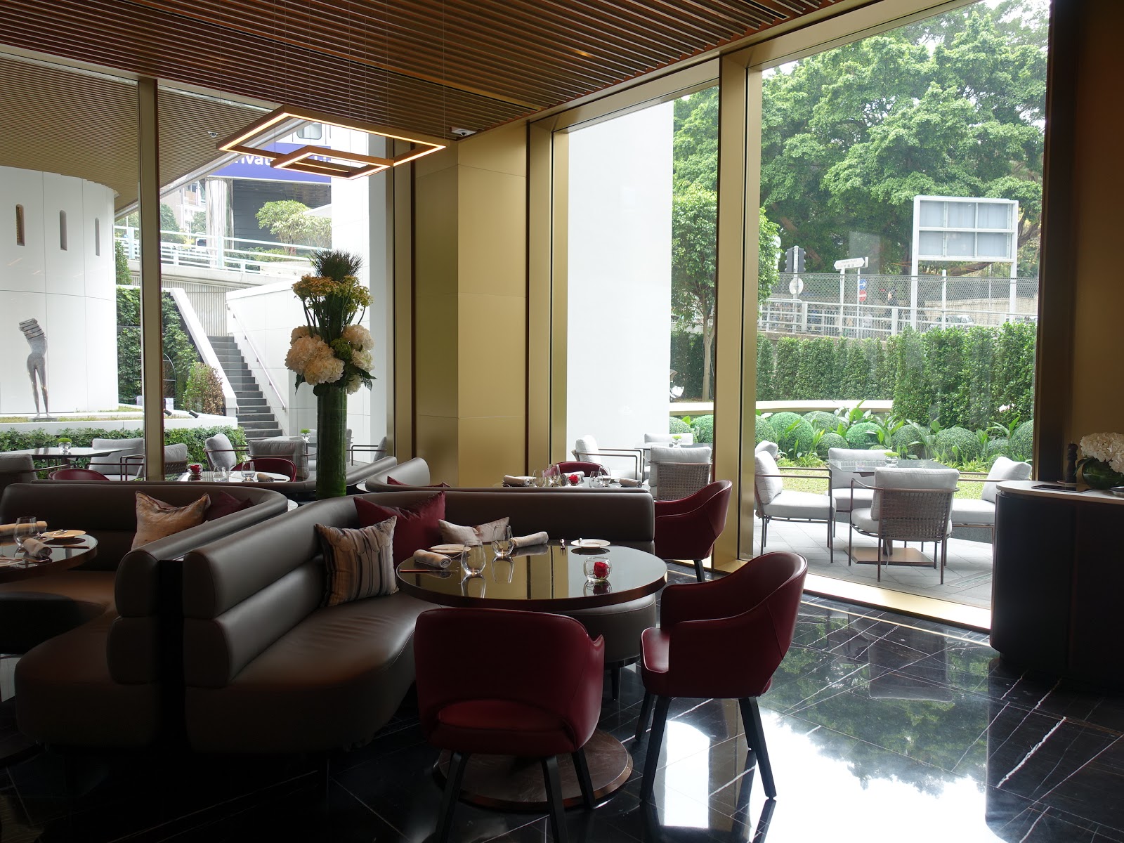 Sophisticated meeting space at The Tai Pan, Hong Kong for networking events and gatherings.