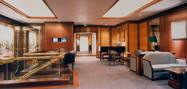 Elegant meeting space in The Treasury, Hong Kong Bankers Club, ideal for networking events.