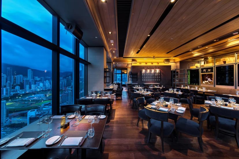 Private dining room in Wooloomooloo with city views, perfect for upscale events and gatherings.