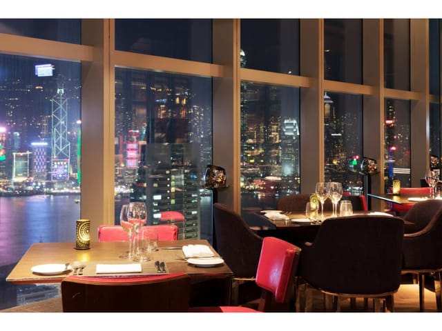 Private dining room in Wooloomooloo with city views, ideal for upscale events and receptions.