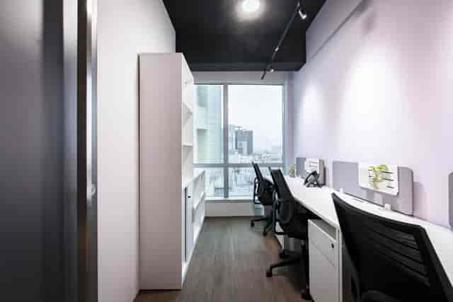 Modern conference room in WorkCave Hong Kong, ideal for meetings and collaboration.
