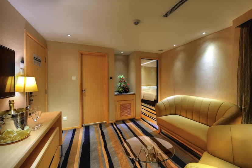 Metropark Hotel Mongkok meeting space with elegant furnishings for executive meetings.