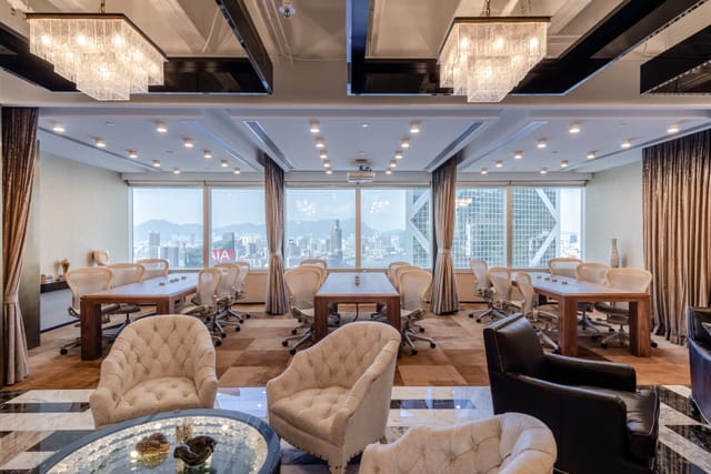 Sophisticated L43 event space with city views, perfect for corporate meetings and brainstorming.