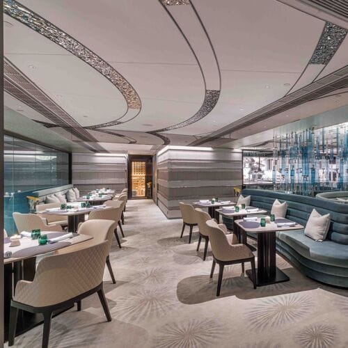 Sophisticated restaurant in Arcane, ideal for upscale events and intimate meetings.
