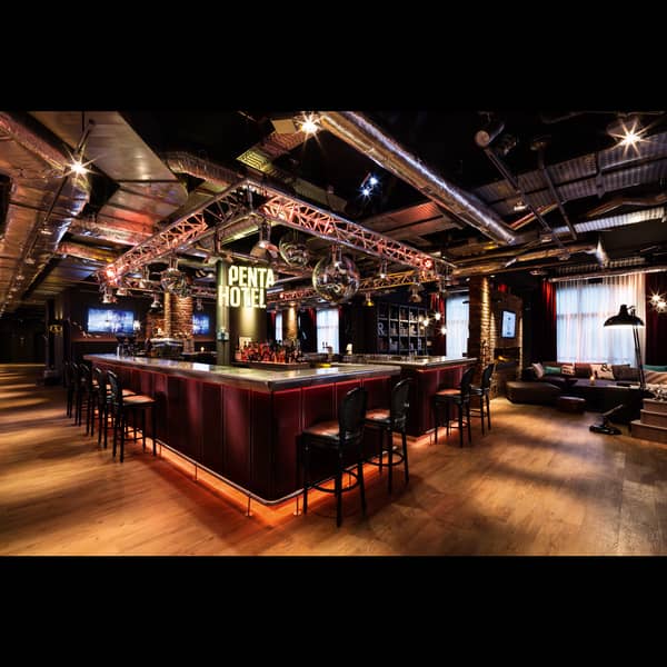 Modern bar area in Penta Hotels, ideal for networking events and casual gatherings.
