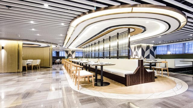 Modern meeting room at Hotel COZi Oasis, ideal for corporate events and networking.