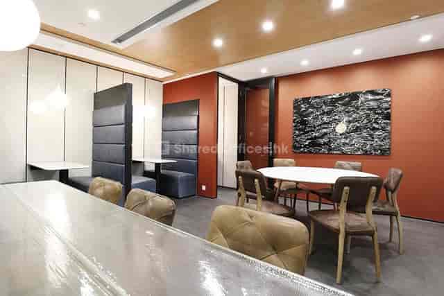 Modern meeting space in The Executive Centre, ideal for collaboration and brainstorming.
