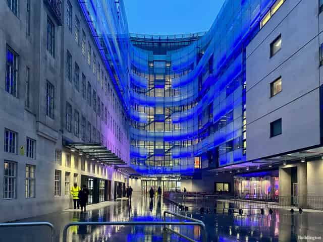W1A 1AA