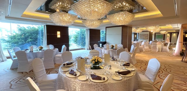 Elegant banquet room at Kowloon Shangri-La, perfect for weddings and corporate events.