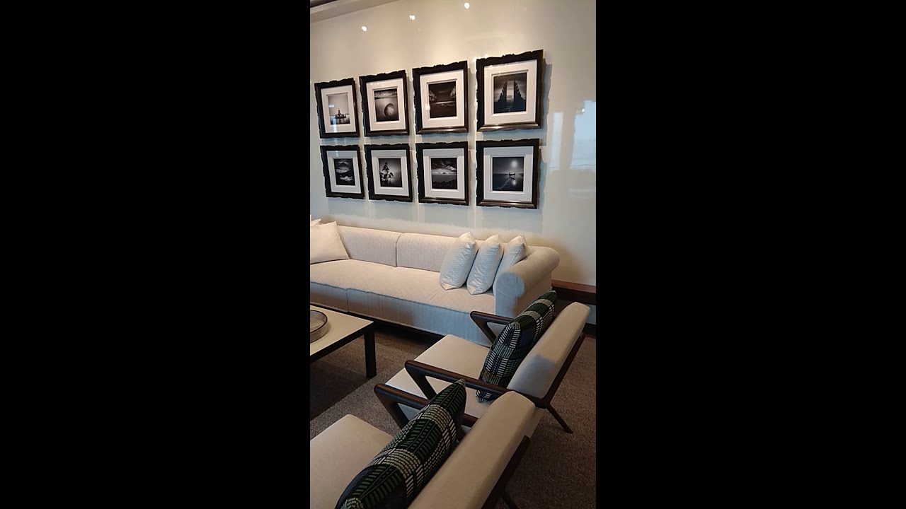 Stylish lounge at The Orangery, Rosewood Hong Kong, ideal for meetings and events.
