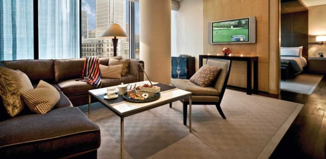 Chairman’s Suite lounge at Four Seasons Tokyo, ideal for networking events with natural light.
