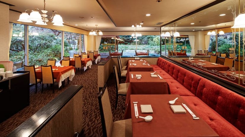 Alt tag: "Elegant dining area in Magnolia Hall, Tokyo Prince Hotel for corporate events and gatherings."