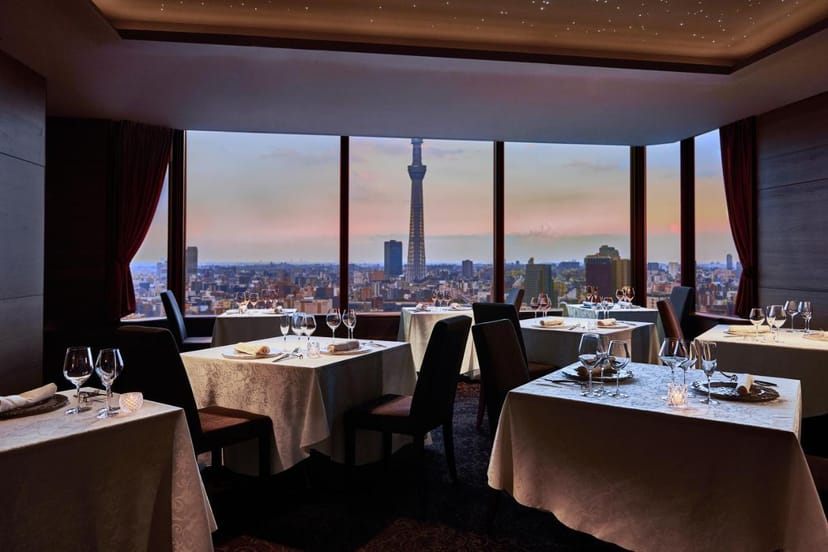 Elegant banquet hall in Asakusa View Hotel with skyline view, perfect for corporate events.