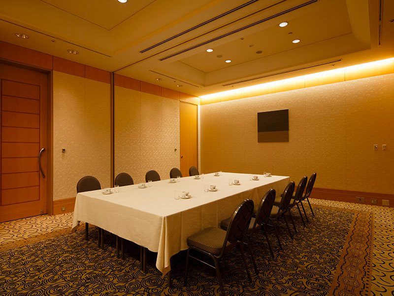 Yamayuri meeting room at Yokohama Bay Hotel, ideal for intimate conferences and presentations.