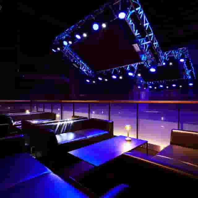 Premium Lounge