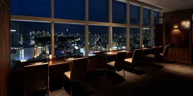 Kaiseki restaurant in Shibuya with city skyline view, ideal for corporate events and gatherings.