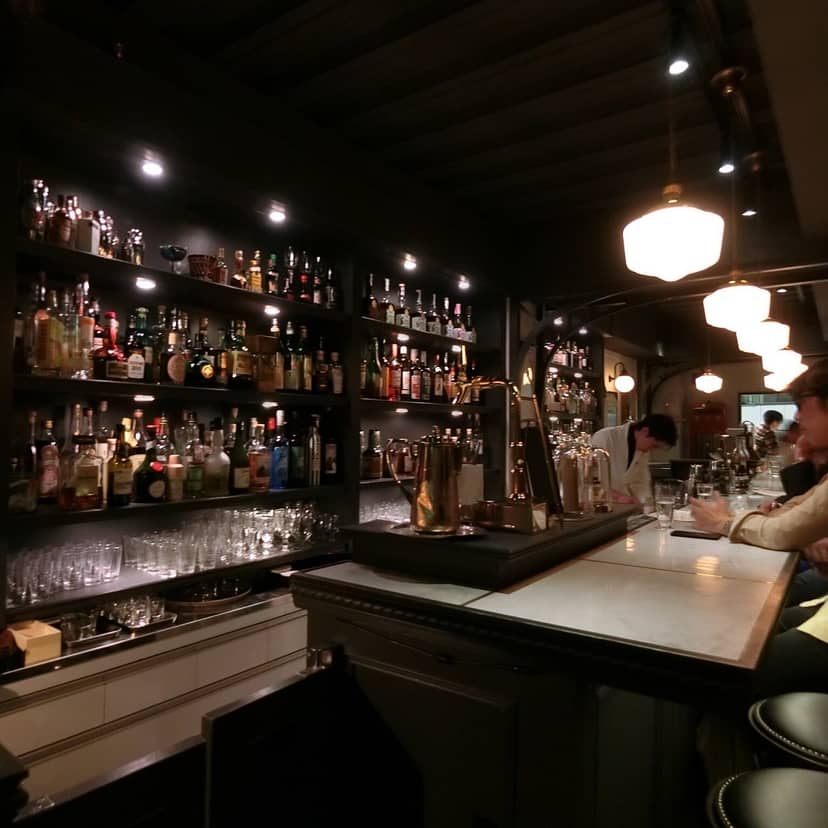 Bar TRIAD in Ebisu: stylish decor, extensive spirits for networking events and cocktail receptions.