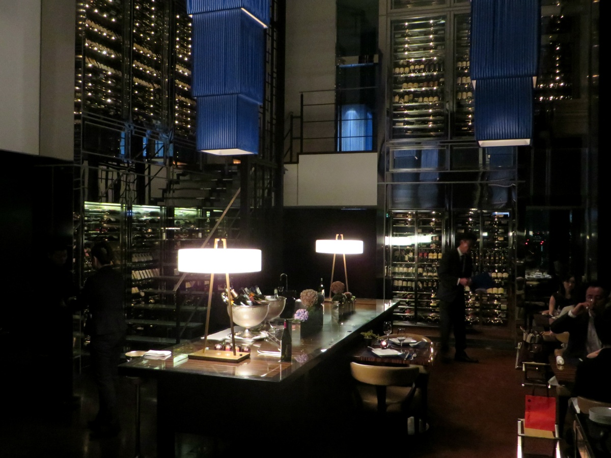 Sophisticated restaurant in Conrad Tokyo with elegant lighting for upscale events.