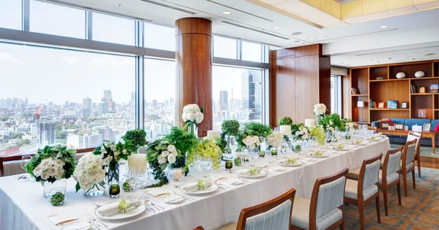 Elegant banquet table at The Strings Tokyo, perfect for corporate events and gatherings.