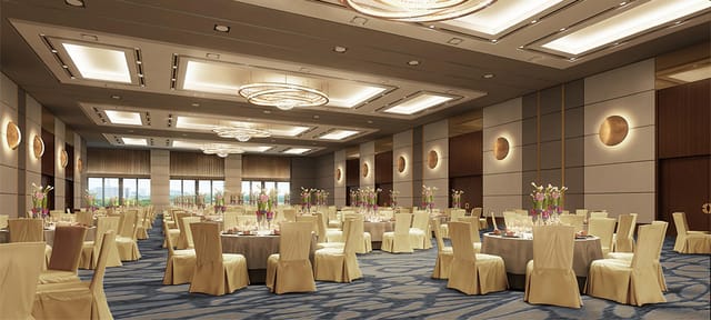 Elegant banquet hall in Marunouchi with round tables, perfect for corporate events and gatherings.