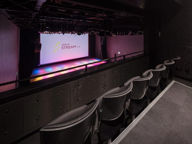 Modern SHIBUYA STREAM Hall event space with spacious stage, ideal for corporate presentations.