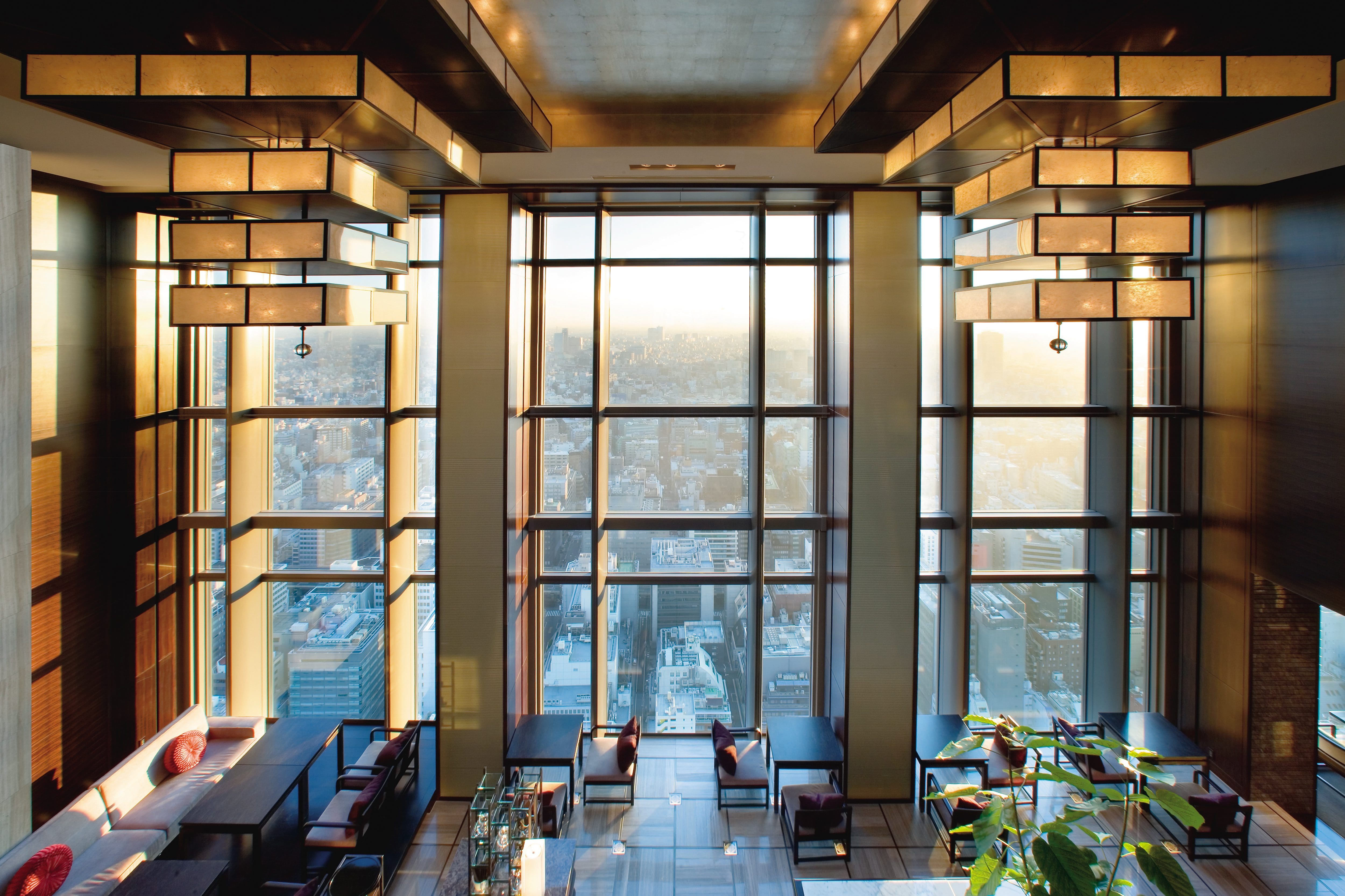 Linden event space at Mandarin Oriental Tokyo with city views, perfect for upscale gatherings.