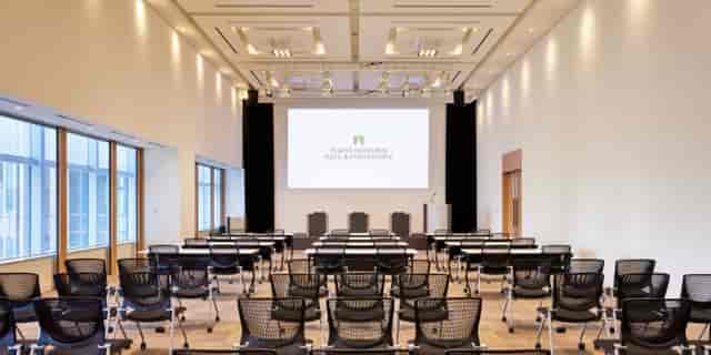 Modern meeting space in Tokyo Midtown, ideal for corporate events and presentations.