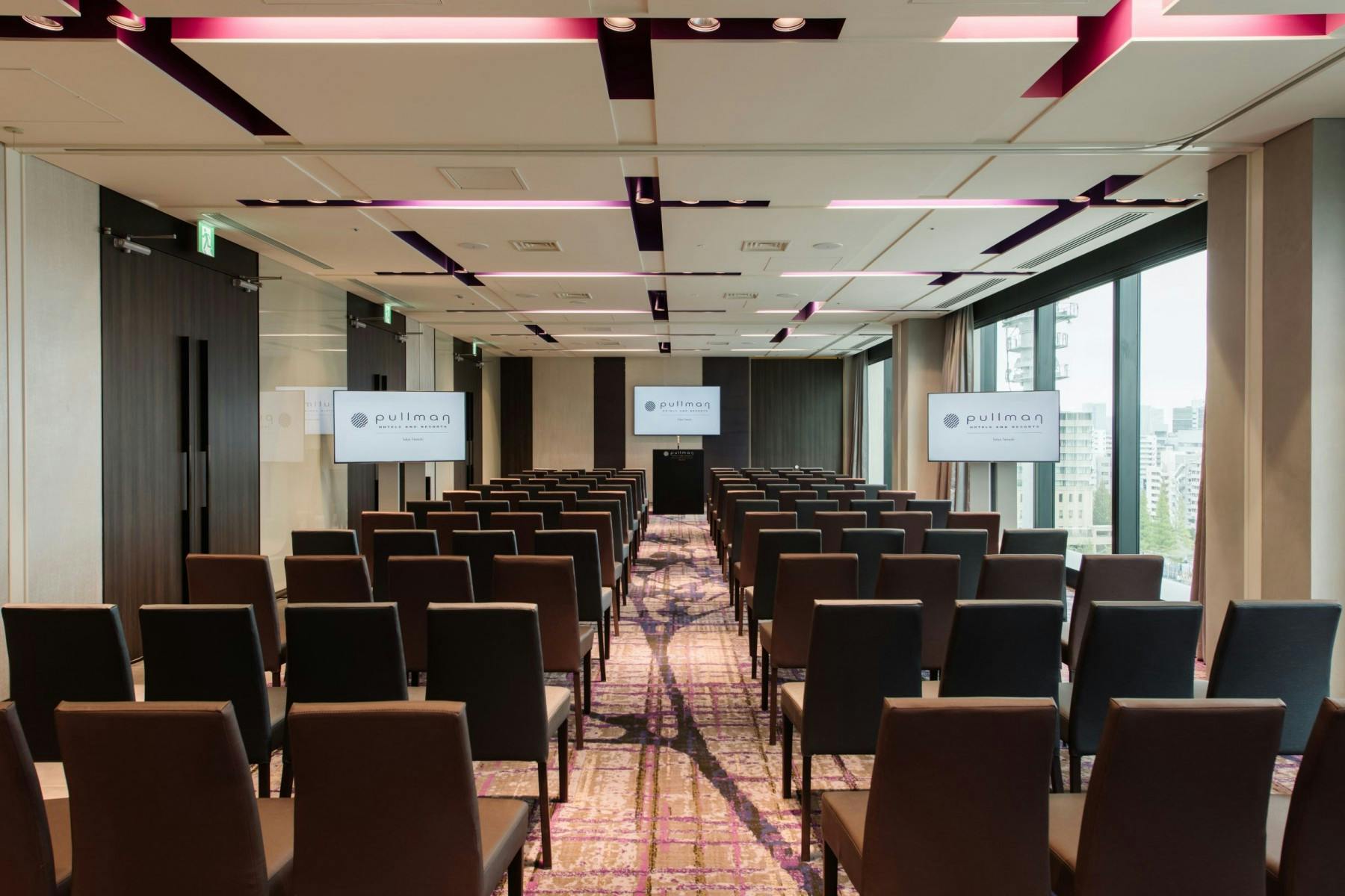 Modern banquet room in Pullman Tokyo Tamachi for corporate presentations.