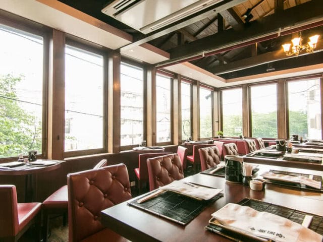 Private room in CRAFTALE, modern dining space for intimate gatherings and events.