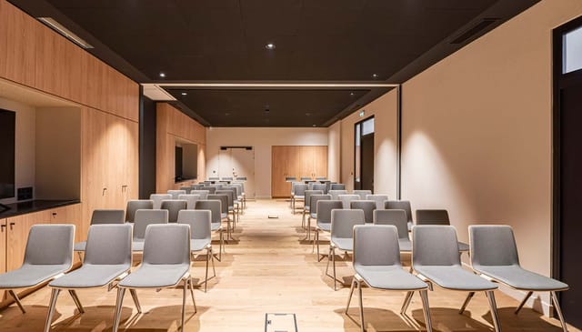 Mimosa-Bellini meeting space with collaborative seating for workshops and presentations.