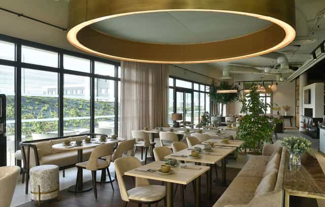 Elegant event space at Hotel Golden Tulip Reims, perfect for corporate functions and social gatherings.