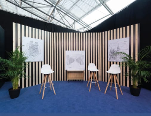 Modern meeting room in Reims Congress with wooden panels, perfect for networking events.