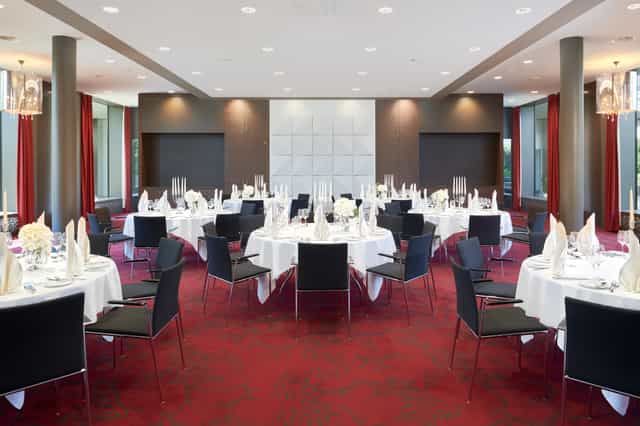 Elegant event space at Dorint Hotel Zurich, ideal for corporate meetings and banquets.