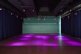 Parool theater event space with adjustable lighting for corporate and creative events.