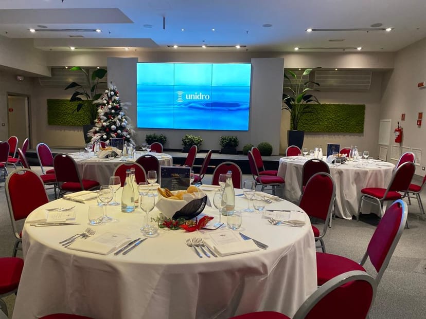Elegant banquet room at Ramada Plaza Milano, perfect for corporate events and celebrations.
