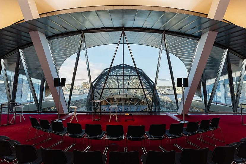 the Sky Lobby & Lounges - AXICA