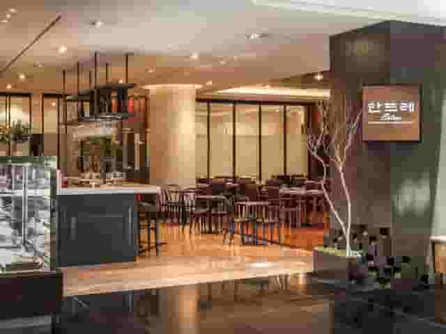 Meeting Rooms