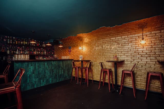 Hybrid Bar Restaurant