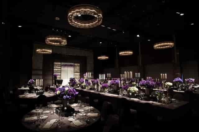 Elegant wedding chapel in THE PLAZA Seoul with floral centerpieces for upscale events.